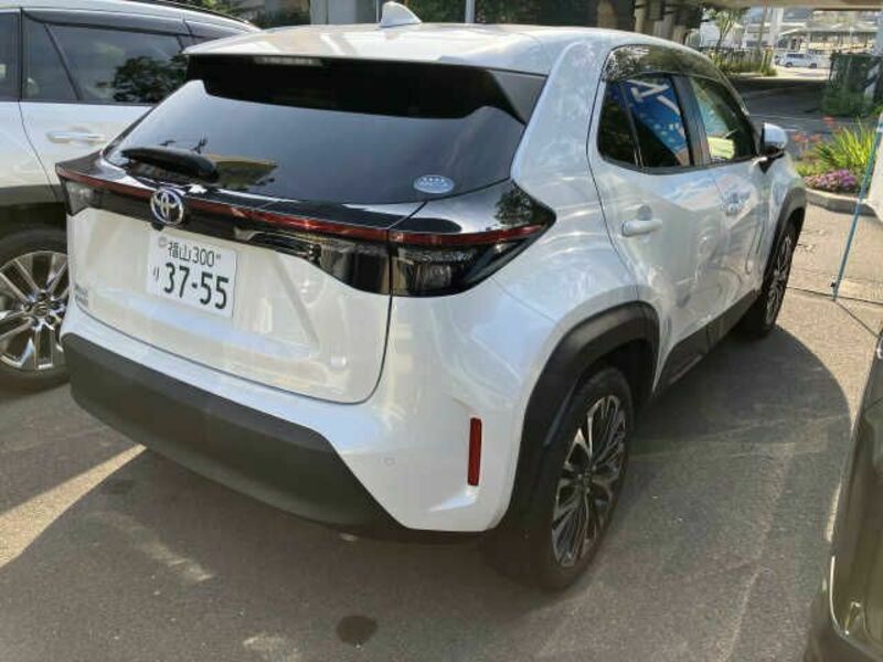 YARIS CROSS