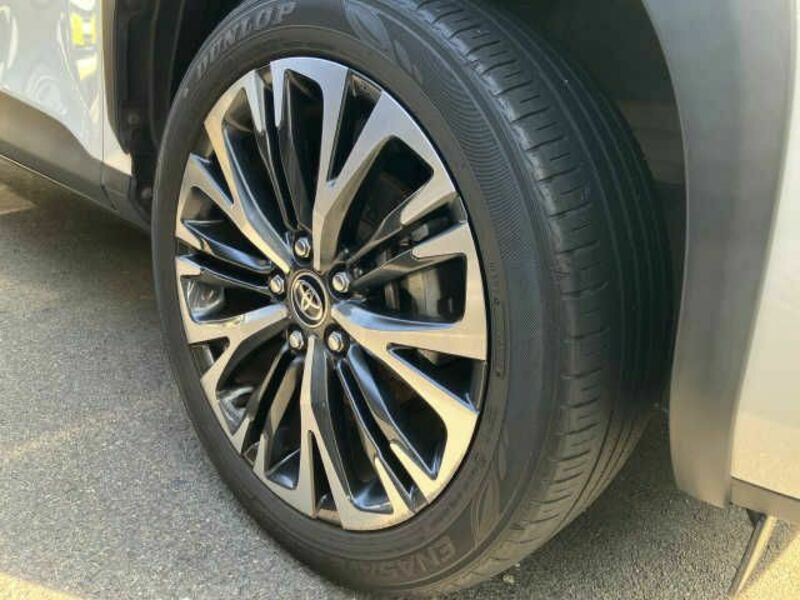 YARIS CROSS