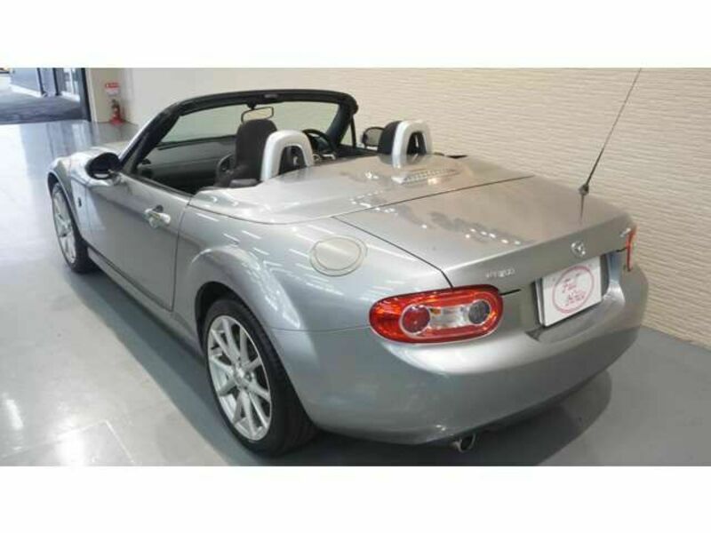 ROADSTER