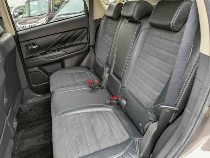 OUTLANDER PHEV