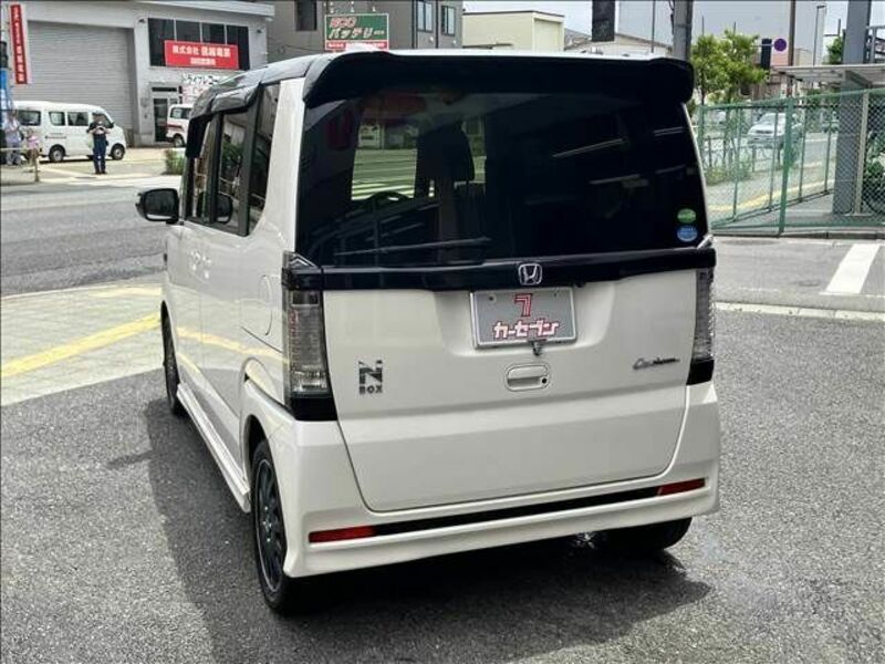 N BOX CUSTOM