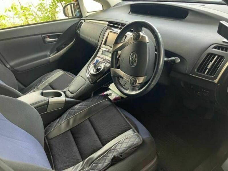 PRIUS PHV