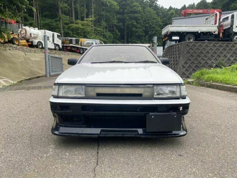 COROLLA LEVIN
