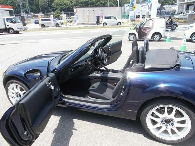 ROADSTER