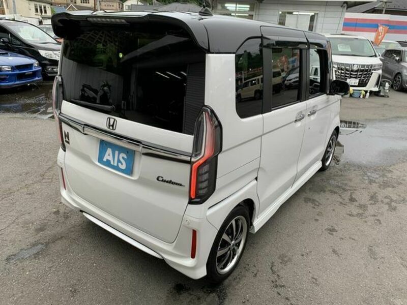 N BOX CUSTOM