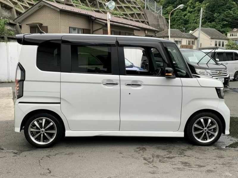 N BOX CUSTOM
