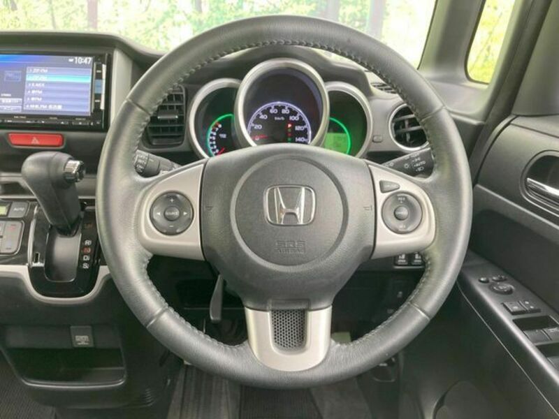N BOX
