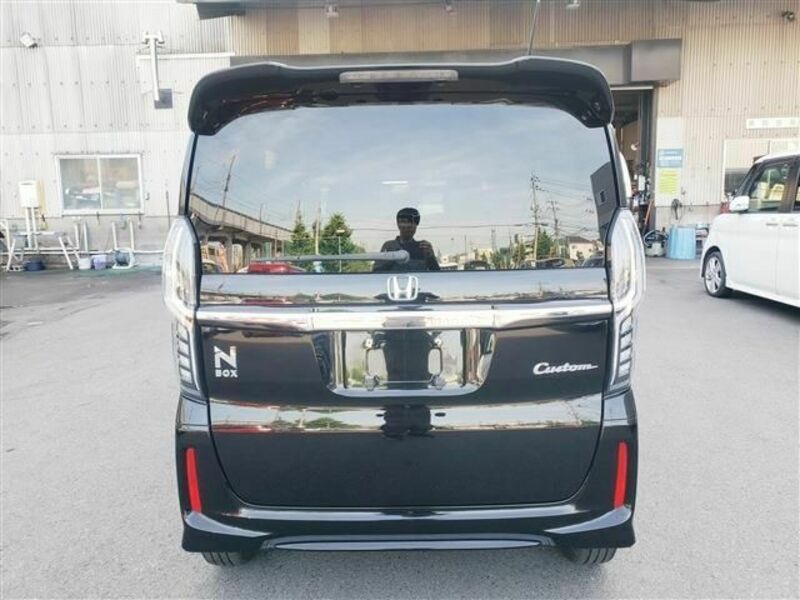 N BOX CUSTOM