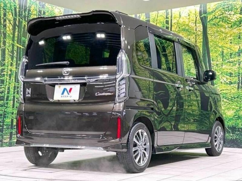 N BOX CUSTOM