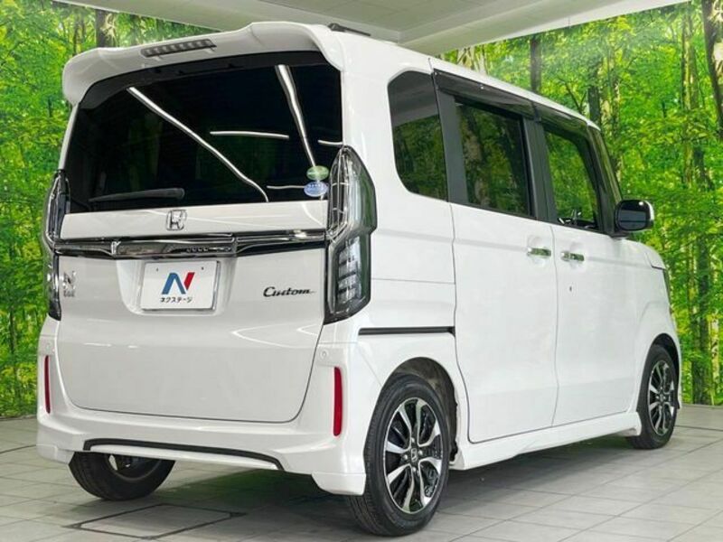 N BOX CUSTOM