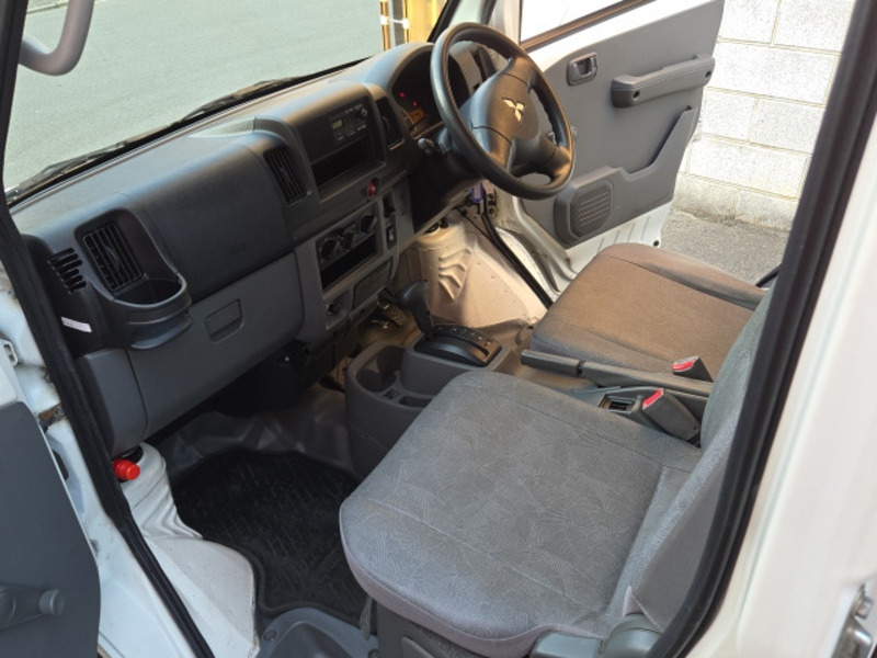 MINICAB VAN