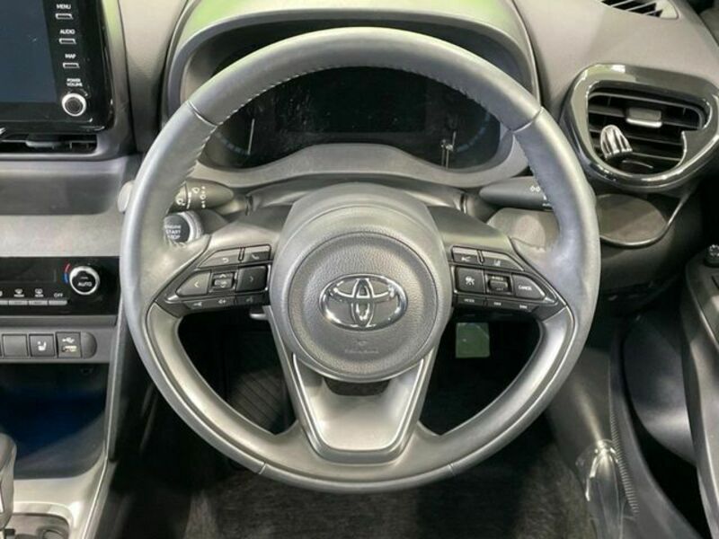 YARIS CROSS