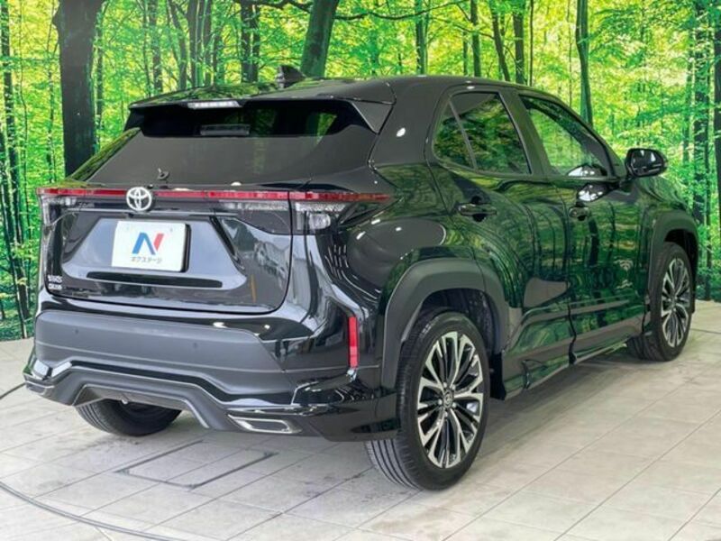 YARIS CROSS