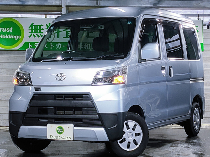 TOYOTA PIXIS VAN