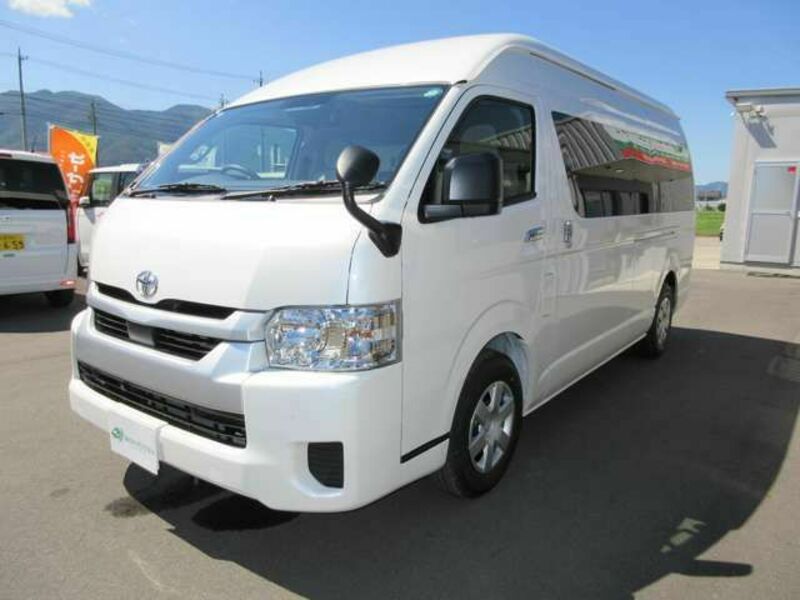 HIACE COMMUTER