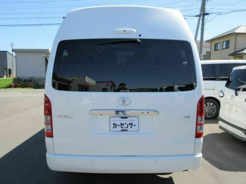 HIACE COMMUTER