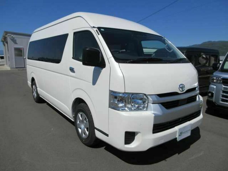 HIACE COMMUTER