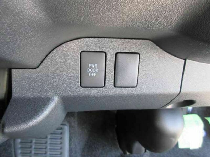 HIACE COMMUTER