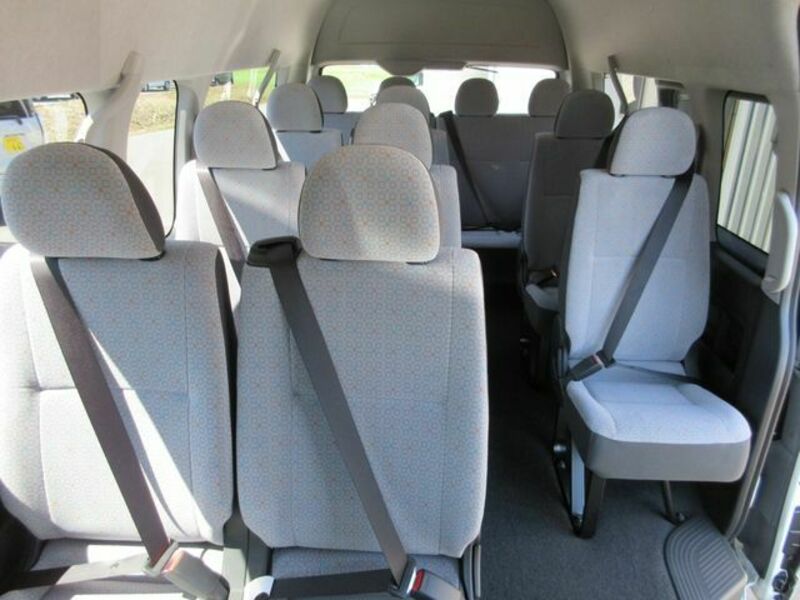 HIACE COMMUTER