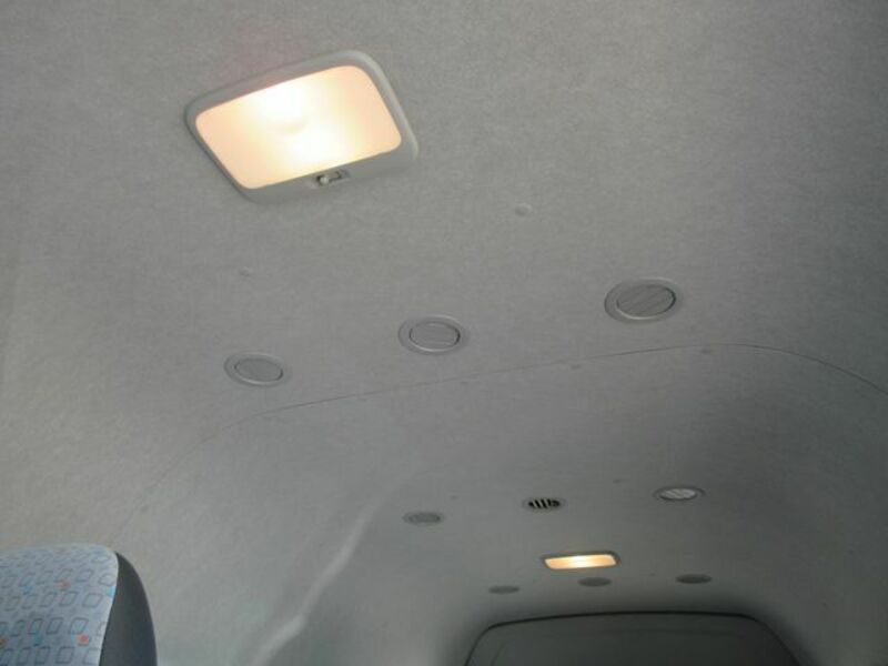 HIACE COMMUTER