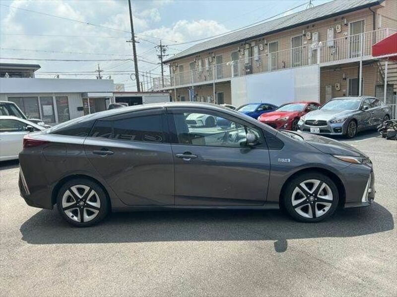PRIUS PHV