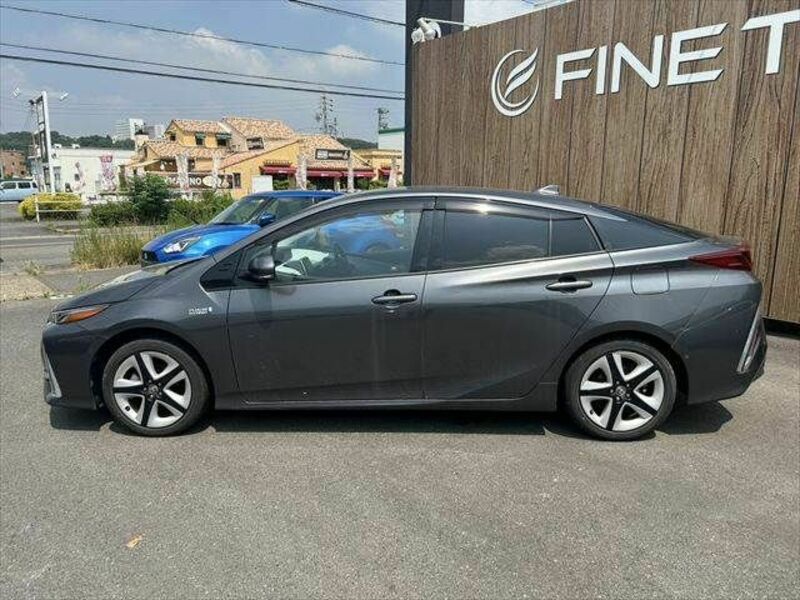 PRIUS PHV