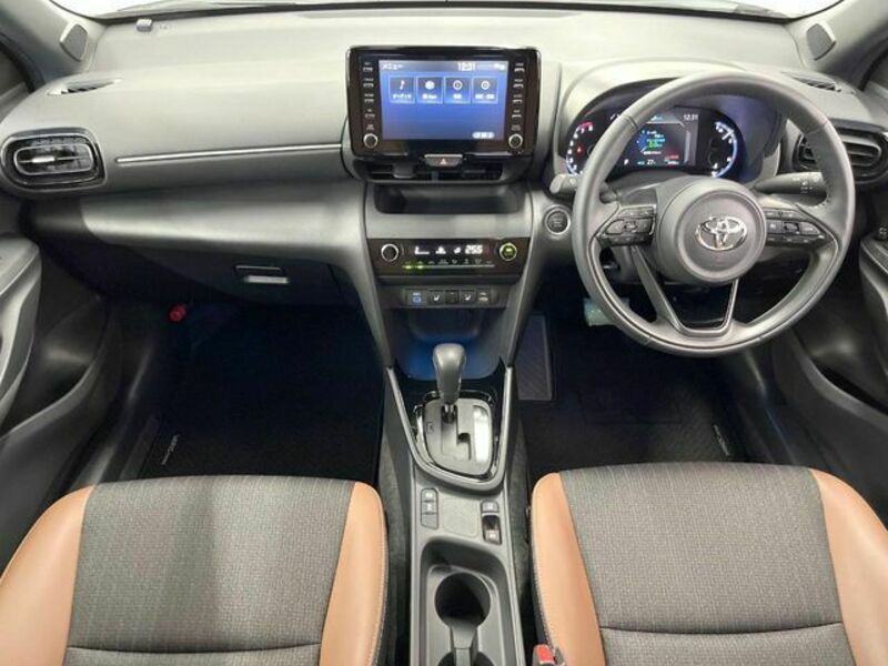 YARIS CROSS