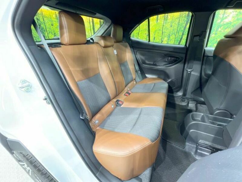 YARIS CROSS