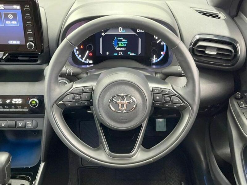 YARIS CROSS