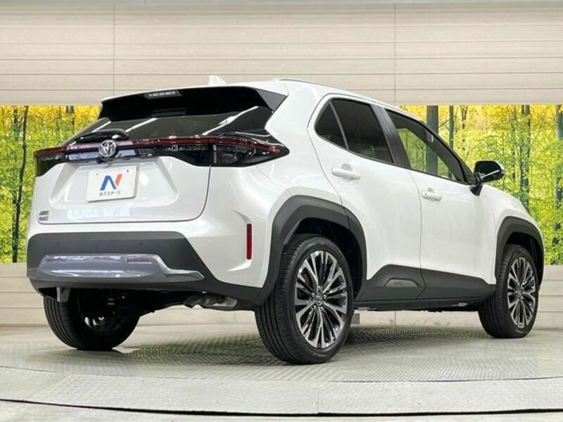 YARIS CROSS