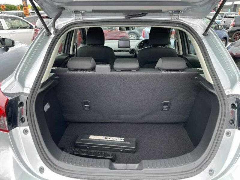 MAZDA2