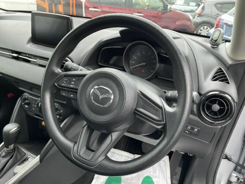 MAZDA2