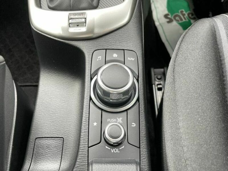 MAZDA2