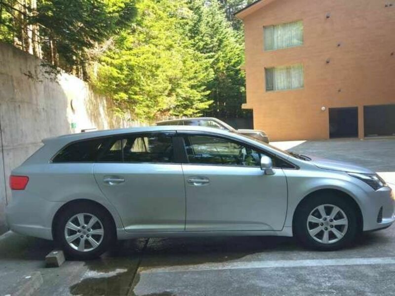 AVENSIS WAGON