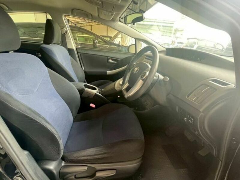 PRIUS PHV