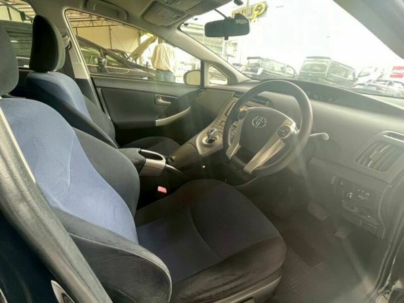 PRIUS PHV