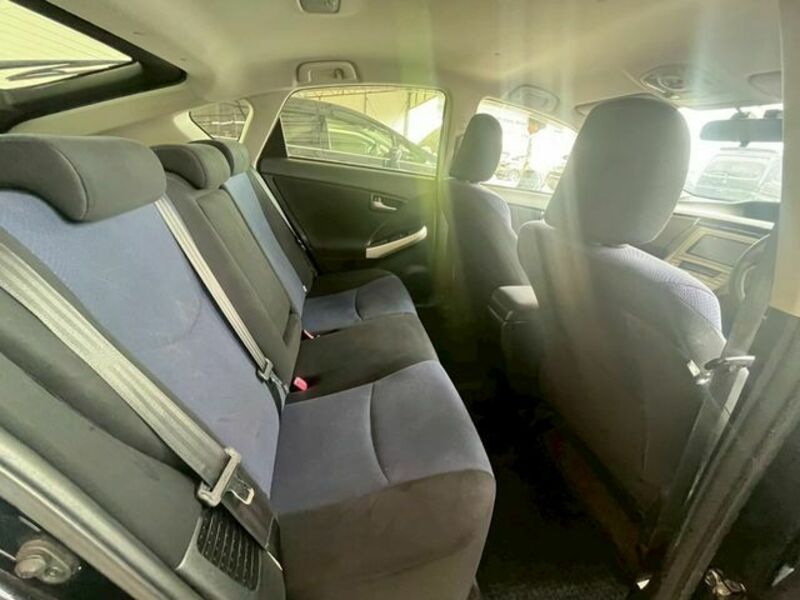 PRIUS PHV