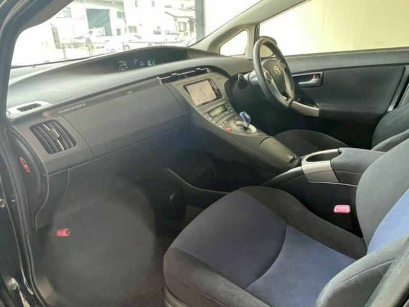 PRIUS PHV
