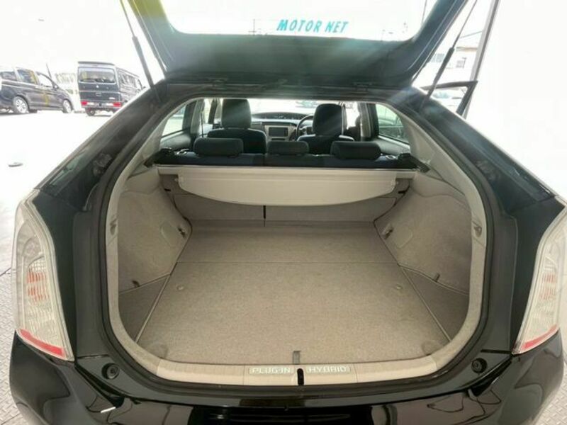 PRIUS PHV