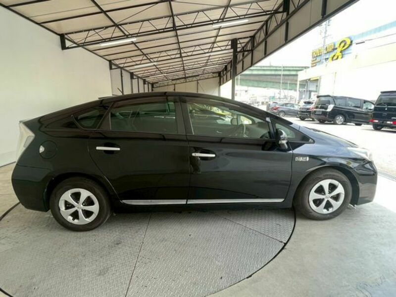 PRIUS PHV