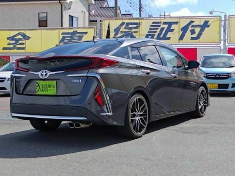 PRIUS PHV