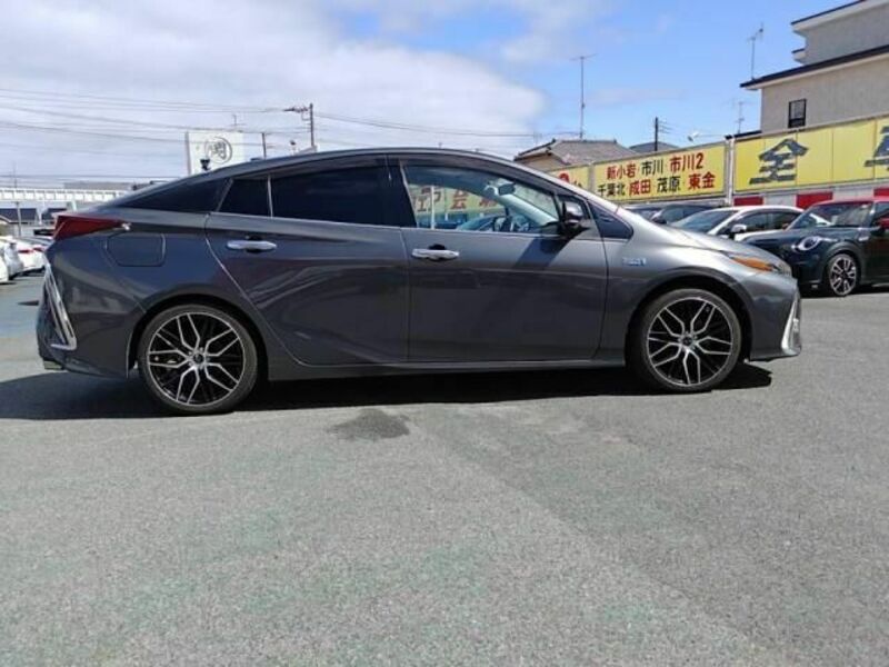 PRIUS PHV