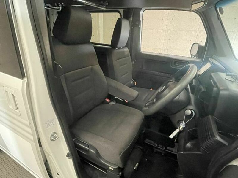 N-VAN