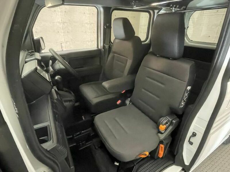 N-VAN