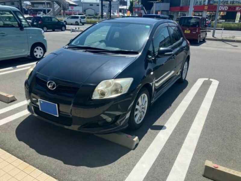 TOYOTA AURIS