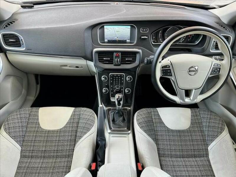V40