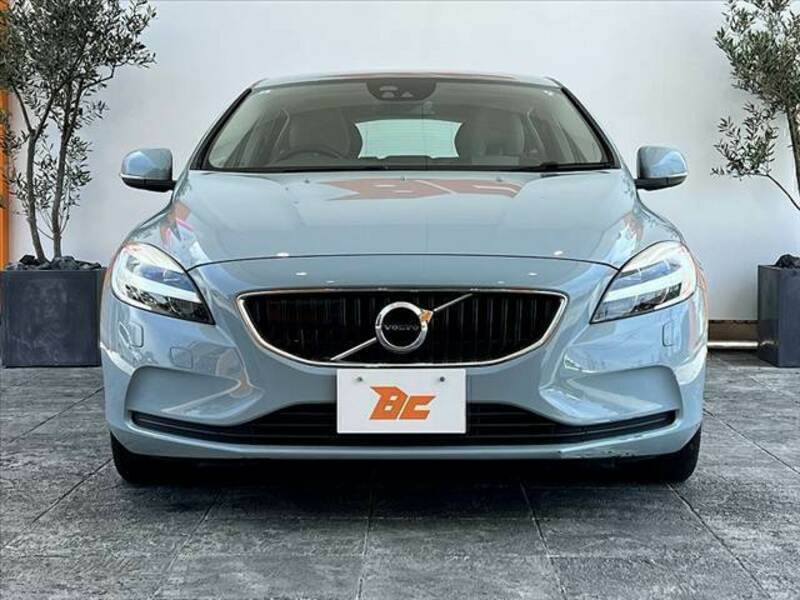 V40