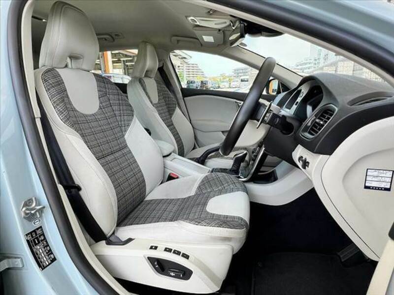 V40