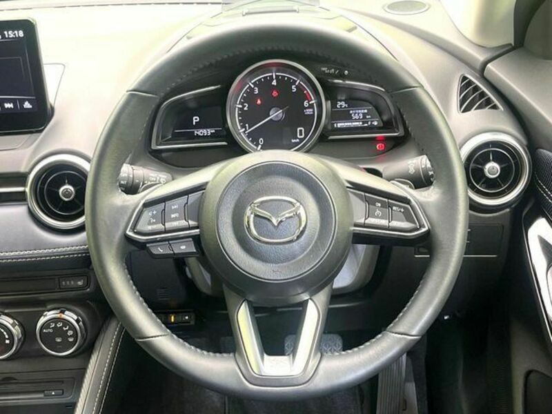 MAZDA2