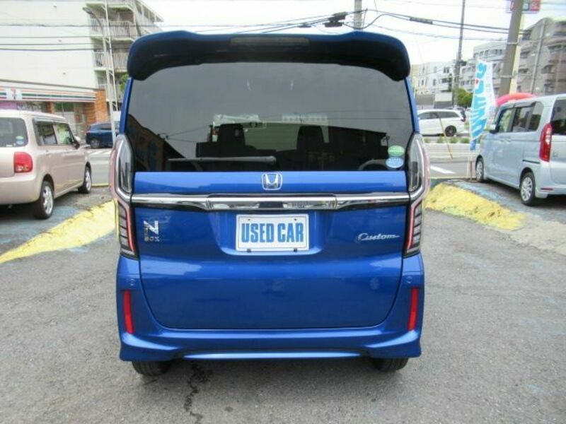 N BOX CUSTOM